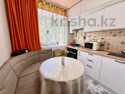 3-комнатная квартира · 52 м² · 1/5 этаж, Сортировка, Мануильского за 10.9 млн ₸ в Караганде, Алихана Бокейханова р-н