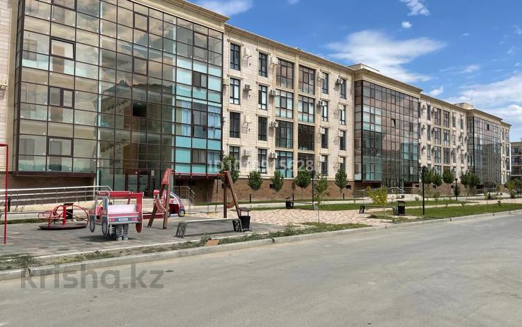 1-комнатная квартира · 45 м² · 2/4 этаж, мкр Ак Шагала, Жален Тулепов 9 за 250 000 〒 в Атырау — фото 2