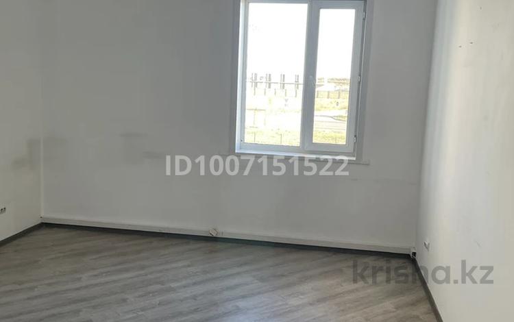 Офисы, кабинеты и рабочие места · 250 м² за ~ 1.2 млн ₸ в Астане, р-н Байконур — фото 2