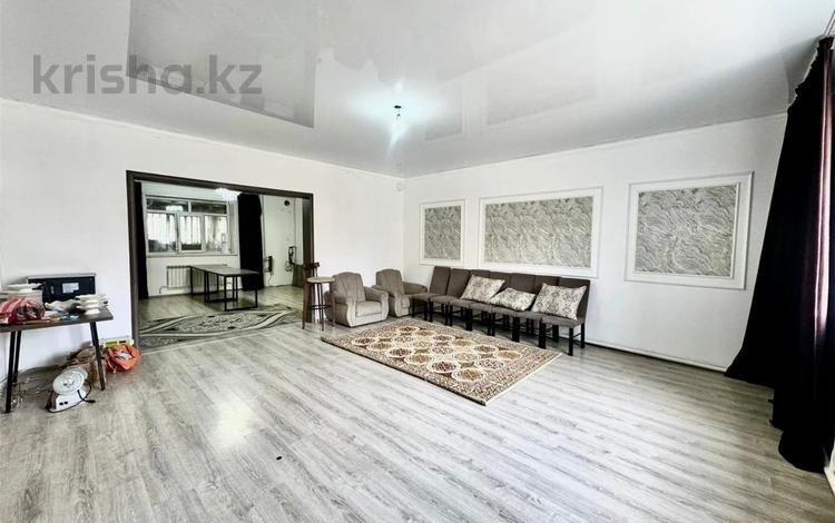 Жеке үй · 6 бөлме · 260 м² · 10 сот., мкр Кунгей , Ондасынова, бағасы: 44 млн ₸ в Караганде, Казыбек би р-н — фото 2
