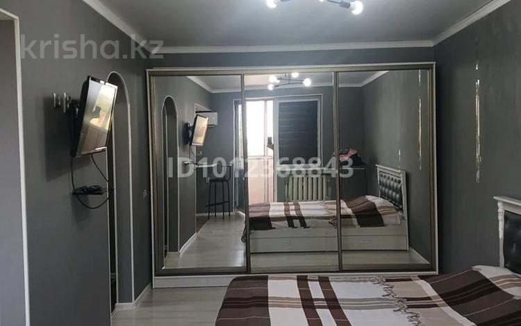 1-комнатная квартира · 29 м² · 5/5 этаж, ул. Байзак Батыра 187 за 8 000 ₸ в Таразе — фото 2