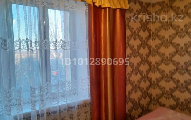 2-бөлмелі пәтер · 42 м² · 4/4 қабат, Ниеткалиева 5 — Угол ул. Койгельды, бағасы: 110 000 ₸ в Таразе — фото 2