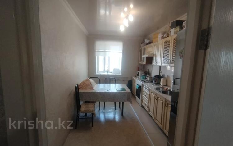2-бөлмелі пәтер · 71.7 м² · 4/10 қабат, мкр. Алтын орда, алия молдагулова, бағасы: 25 млн ₸ в Актобе — фото 2
