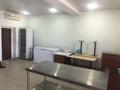 Свободное назначение, офисы, магазины и бутики, склады, общепит, салоны красоты, фитнес и спорт, медцентры и аптеки, образование, развлечения, кабинеты и рабочие места, студии · 80 м² за 400 000 ₸ в Алматы, Медеуский р-н — фото 3