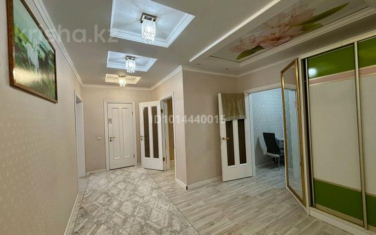 2-комнатная квартира · 84 м² · 4/5 этаж, мкр. Алтын орда, Байшева 7/1 — Район ОблГАИ за 180 000 ₸ в Актобе — фото 2