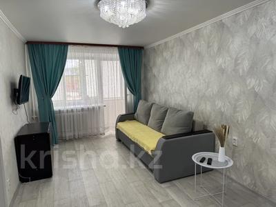 3-бөлмелі пәтер · 53 м² · 2/4 қабат, Бабатайулы 39 — 1000 мелочей, бағасы: 18 000 ₸ в Семее