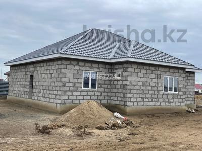 Отдельный дом · 4 комнаты · 180 м² · 180 сот., Ермұхан Бекмаханов 86 — Пересечение бывш 5ул и 20 ул за 15 млн ₸ в Атырау