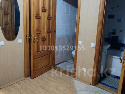 3-комнатная квартира · 91 м² · 2/10 этаж, мкр Строитель 19/2 — Шолохова и Сырым Датов за 15 000 ₸ в Уральске