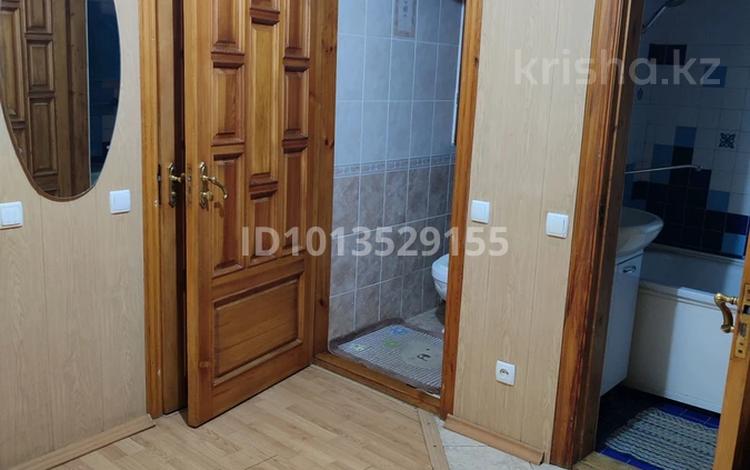 3-комнатная квартира · 91 м² · 2/10 этаж, мкр Строитель 19/2 — Шолохова и Сырым Датов за 15 000 ₸ в Уральске — фото 2
