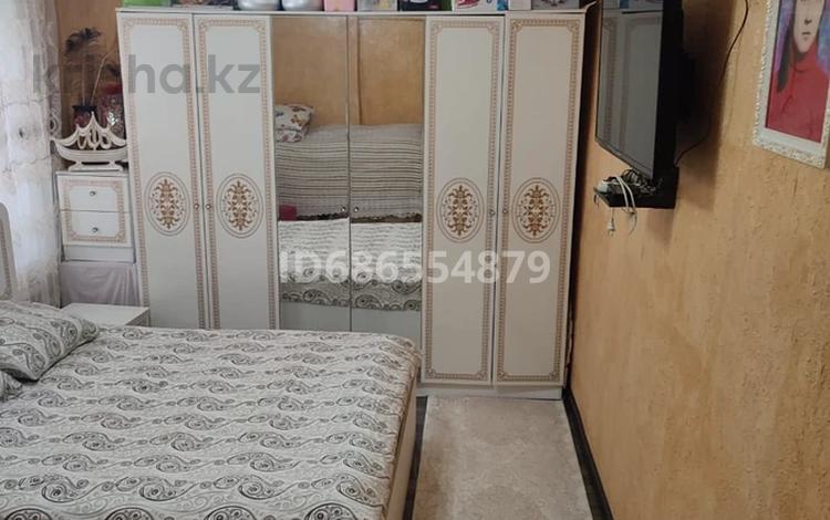 3-бөлмелі пәтер · 60 м² · 1/2 қабат, Жургенбаева 5/4 — Садовая, бағасы: ~ 9 млн ₸ в Жетысае — фото 2