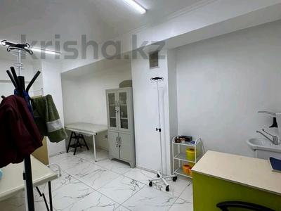 Свободное назначение, офисы, магазины и бутики, общепит, салоны красоты, медцентры и аптеки, образование, развлечения · 63 м² за 30.5 млн ₸ в Алматы, Жетысуский р-н