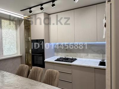 4-бөлмелі пәтер · 90 м² · 6/6 қабат, Нұрсая ш/а., бағасы: 37 млн ₸ в Атырау, мкр Нурсая
