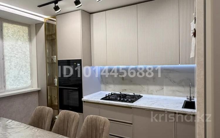 4-бөлмелі пәтер · 90 м² · 6/6 қабат, Нұрсая ш/а., бағасы: 37 млн ₸ в Атырау, мкр Нурсая — фото 27