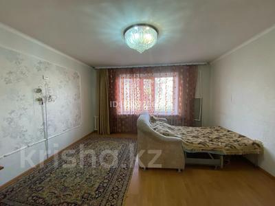 2-комнатная квартира · 51 м² · 1/5 этаж, Майкудук, мкр Восток-1 11 за 15.5 млн 〒 в Караганде, Алихана Бокейханова р-н