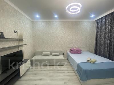 1-комнатная квартира · 58 м² · 4/8 этаж, 19-й мкр 43/2 за 2 000 〒 в Актау