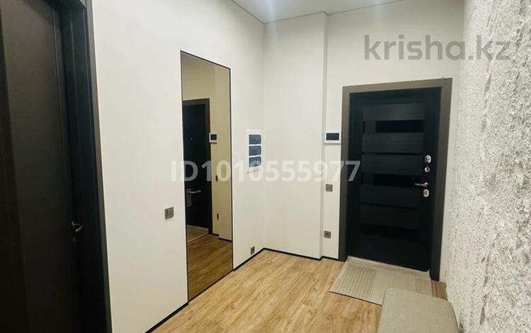 2-бөлмелі пәтер · 58 м² · 3/12 қабат, мкр Жеруйык, Маденова 1B — Коммунальный Рынок «Сарайшык», бағасы: 45 млн ₸ в Атырау — фото 2