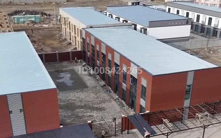 4-бөлмелі пәтер · 171 м² · 2/2 қабат, Тауке хана 26/50 — Район Абсент 13микр, бағасы: 34 млн ₸ в Таразе — фото 2