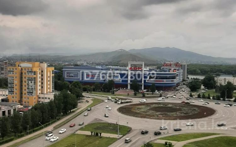 1-комнатная квартира · 40 м² · 13/14 этаж, Проспект Победы 3 за 12 000 ₸ в Усть-Каменогорске — фото 11