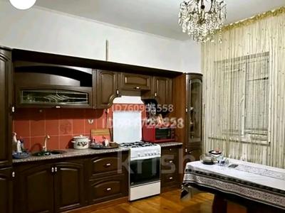 Отдельный дом · 4 комнаты · 190 м², мкр Кокарна за 300 000 〒 в Атырау