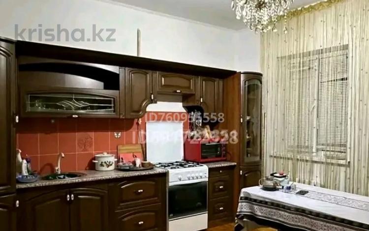 Отдельный дом · 4 комнаты · 190 м², мкр Кокарна за 322 222 〒 в Атырау — фото 2