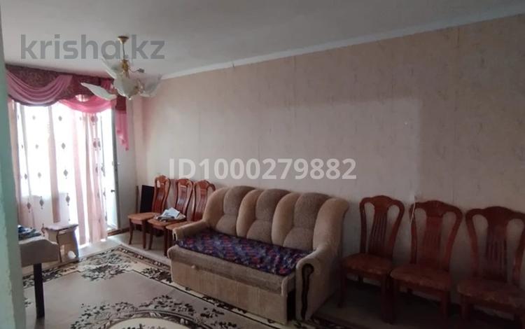 3-бөлмелі пәтер · 61.5 м² · 5/5 қабат, Абая 5/1 — Альтаир магазин, бағасы: 14 млн ₸ в Хромтау — фото 2