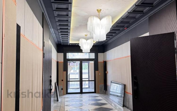 3-комнатная квартира · 81.8 м² · 2/8 этаж, мкр Михайловка , мкр Михайловка, Аманжолова 47/1 за 46.1 млн ₸ в Караганде, Казыбек би р-н — фото 2