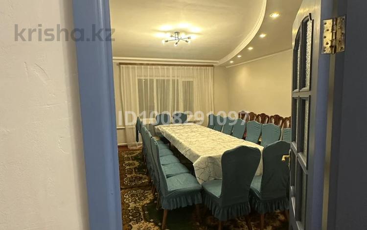 Дом · 6 комнат · 220 м², мкр Кунгей , Зада Кажибекова за 80 000 ₸ в Караганде, Казыбек би р-н — фото 2