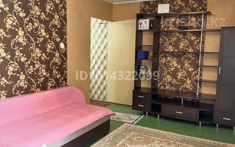 1-комнатная квартира · 35 м² · 3/5 этаж, мкр №8, Мкр №5 11 за 200 000 ₸ в Алматы, Ауэзовский р-н — фото 2