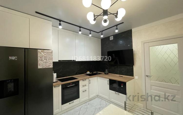 3-комнатная квартира · 94 м² · 6/12 этаж, Дукенулы 38/1 за 350 000 ₸ в Астане, Сарыарка р-н — фото 2