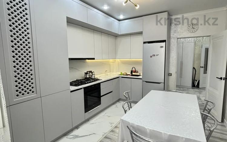 2-бөлмелі пәтер · 74 м² · 4/5 қабат, Алтын орда ш/а. 40г, бағасы: 30.8 млн ₸ в Актобе, мкр. Алтын орда — фото 2