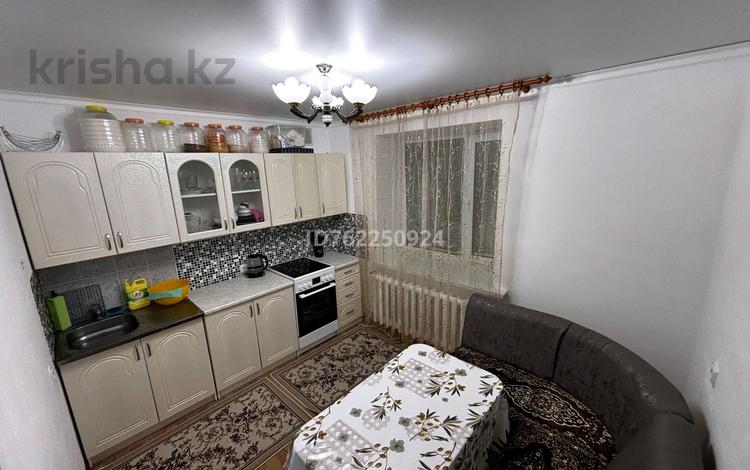 2-комнатная квартира · 56 м² · 1/5 этаж, Микрорайон 1 дом 8 — Магазин Руслан за 14 млн ₸ в  — фото 2