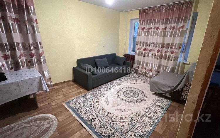 1-комнатная квартира · 36 м² · 3/5 этаж, Майкудук, 12й микрорайон — Сдаем только 1 человеку на долгий срок за 100 000 ₸ в Караганде, Алихана Бокейханова р-н — фото 2
