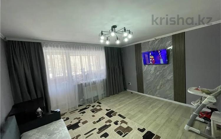 2-комнатная квартира · 56.2 м² · 2/5 этаж, Майкудук, 14й микрорайон за 16.5 млн ₸ в Караганде, Алихана Бокейханова р-н — фото 2