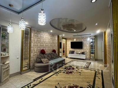 Отдельный дом · 5 комнат · 400 м² · 10 сот., Первомайская 10 за 73 млн 〒 в Экибастузе