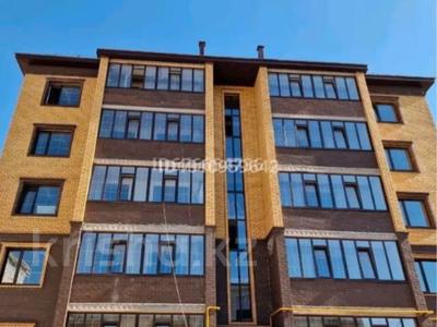 3-бөлмелі пәтер · 100 м² · 5/5 қабат, Қонаев ш/а. — Дом находится в 6 мкрн вдоль Арбата новый дом, бағасы: 41 млн ₸ в Уральске, мкр Кунаева