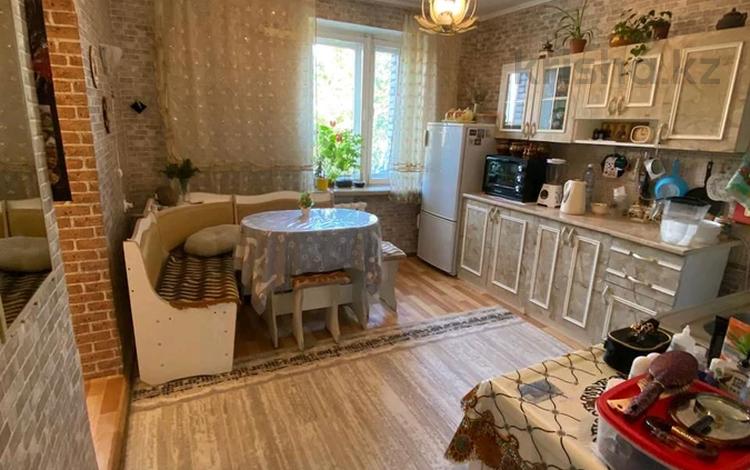 2-комнатная квартира · 43.4 м² · 5/9 этаж, проспект Абая 14 за 14.5 млн ₸ в Усть-Каменогорске — фото 2