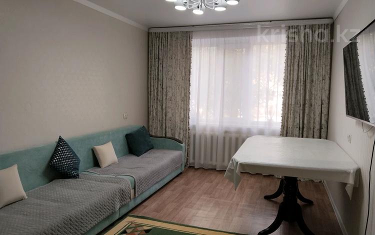 1-бөлмелі пәтер, 40 м², 1/5 қабат тәулік бойы, мкр 11, бағасы: 12 000 〒 в Актобе, мкр 11 — фото 2