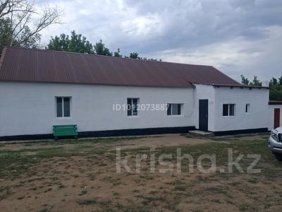 Отдельный дом · 5 комнат · 170 м² · 16 сот., Мухтар Ауэзова 37 — Находится возле школы,магазины,остановка. за 26.8 млн ₸ в Уштобе