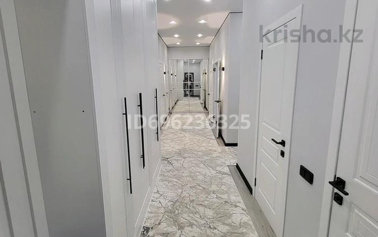 3-комнатная квартира, 105 м², 1/7 этаж, 29а мкр 74