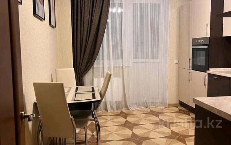 1-комнатная квартира · 38 м² · 2/5 этаж, мкр 11 52 за 90 000 ₸ в Актобе — фото 2