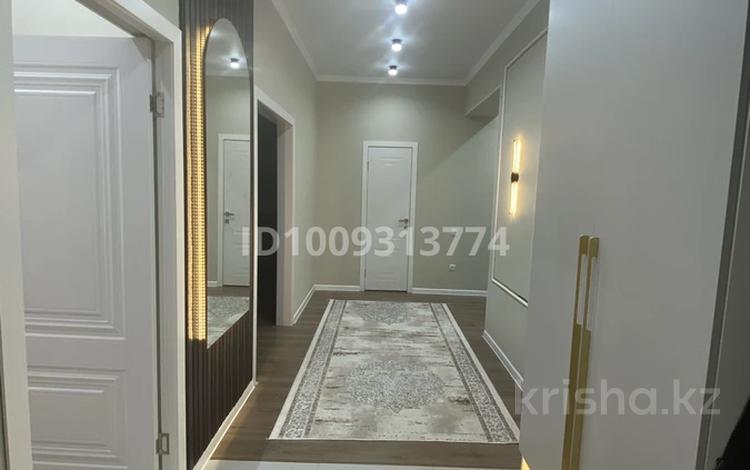 2-комнатная квартира · 90 м² · 8/10 этаж, мкр. Алтын орда, Алтын Орда 5Е — 1001ночь за 38.5 млн ₸ в Актобе — фото 2