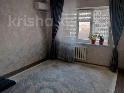 2-комнатная квартира · 60 м² · 6/9 этаж, мкр Аксай-2 75 за 37.5 млн ₸ в Алматы, Ауэзовский р-н