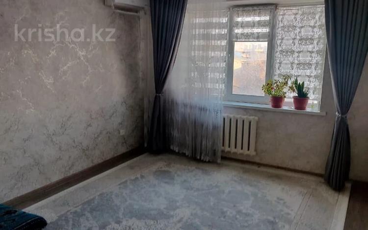 2-комнатная квартира · 60 м² · 6/9 этаж, мкр Аксай-2 75 за 37.5 млн ₸ в Алматы, Ауэзовский р-н — фото 2