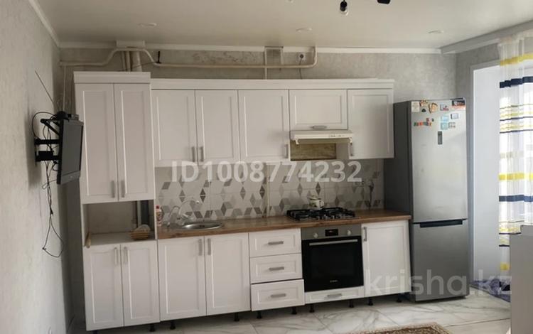 2-бөлмелі пәтер · 85 м² · 2/6 қабат, Газиза Жубанова 48 — На пересечении ул.Г.Жубанова и пр.Абилхаир хана, бағасы: 170 000 ₸ в Актобе — фото 2