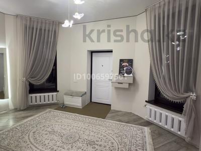 Отдельный дом · 5 комнат · 269 м², мкр Ынтымак — Исахметова за 900 000 〒 в Алатау