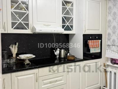 2-комнатная квартира · 55 м² · 1/5 этаж, мкр Юго-Восток, Мкр Гульдер 2 17 за 180 000 〒 в Караганде, Казыбек би р-н