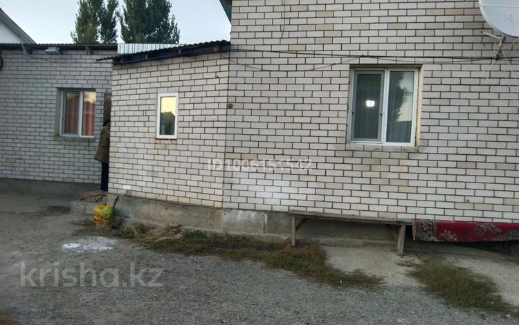 Отдельный дом · 3 комнаты · 60 м², Толстого 20 за 70 000 〒 в Актобе, мкр Москва — фото 2