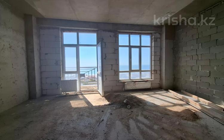 3-комнатная квартира · 138 м² · 5/15 этаж, 15-й мкр 74 за 44 млн ₸ в Актау — фото 2