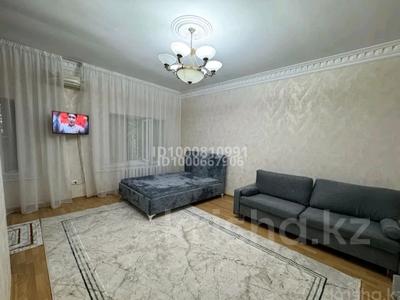 Аренда квартир посуточно в Жамбылской обл.: 1-комнатная квартира · 42 м² · 1/4 этаж, Абая 200 — Абая за 11 000 〒 1-комнатная квартира · 42 м² · 1/4 этаж, Абая 200 — Абая за 11 000 〒 в Таразе