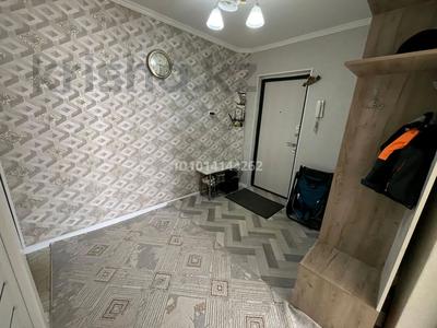 2-комнатная квартира · 56 м² · 1/5 этаж, мкр 8, Гришина 70/2 — Находиться возле универ.Баишева за 18 млн ₸ в Актобе